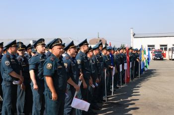 На территории Уральского института ГПС МЧС России прошли соревнования по пожарному триатлону