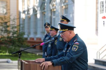 В институте отметили День Государственного флага Российской Федераци