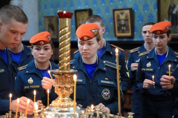 Личный состав вуза почтил память трагически погибшего два года назад Евгения Зиничева