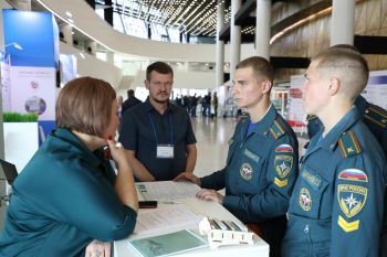 Личный состав вуза принял участие в выставке систем безопасности, видеонаблюдения и средств пожаротушения на Урале