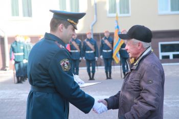 Торжественное построение в честь празднования 370-й годовщины со дня образования пожарной охраны России