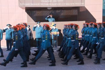 Торжественное построение в честь празднования 370-й годовщины со дня образования пожарной охраны России