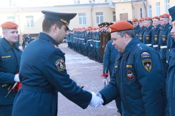 Торжественное построение в честь празднования 370-й годовщины со дня образования пожарной охраны России