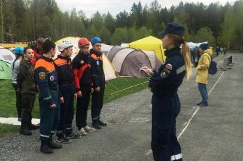 В Свердловской области прошли областные соревнования "Школа безопасности" и полевой лагерь "Юный спасатель"