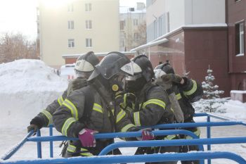 Лучшее звено газодымозащитной службы определили в Уральском институте ГПС МЧС России