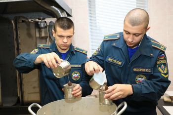 В Уральском институте ГПС МЧС России продолжается акция «Тепло поддержки»