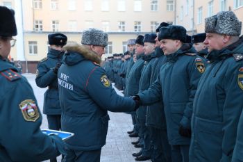 Личному составу института вручили награды в честь Дня Защитника Отечества 