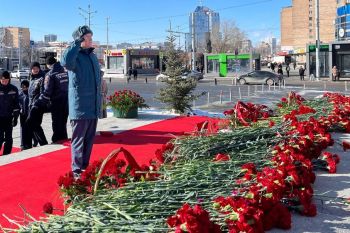 Офицеры и курсанты вуза почтили память воинов Уральского добровольческого танкового корпуса