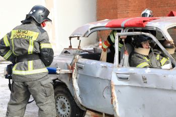 Курсанты и сотрудники вуза стали участниками соревнований по ликвидации последствий ДТП