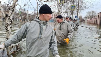 Аэромобильная группировка института ликвидирует последствия стихии в Орске