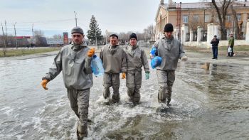 Аэромобильная группировка института ликвидирует последствия стихии в Орске