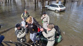 Аэромобильная группировка института ликвидирует последствия стихии в Орске