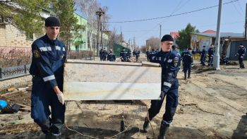 Аэромобильная группировка института ликвидирует последствия стихии в Орске