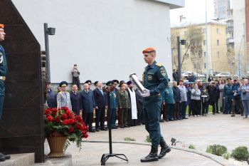 Личный состав вуза принял участи в открытии памятника пожарным