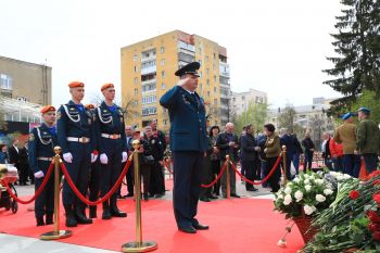 Личный состав института принял участие в открытии памятника Герою Советского Союза Валерию Востротину