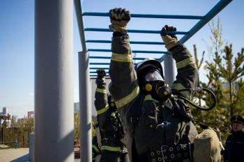 Команда института приняла участие в смотре-конкурсе «Лучшее звено газодымозащитной службы Свердловской области»