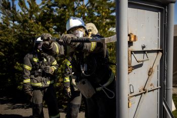 Команда института приняла участие в смотре-конкурсе «Лучшее звено газодымозащитной службы Свердловской области»