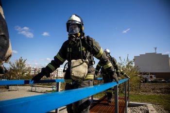 Команда института приняла участие в смотре-конкурсе «Лучшее звено газодымозащитной службы Свердловской области»