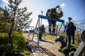 Команда института приняла участие в смотре-конкурсе «Лучшее звено газодымозащитной службы Свердловской области»