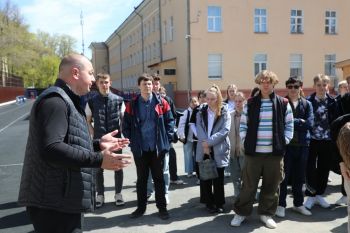 В институте прошла профориентационная экскурсия для учащихся школы