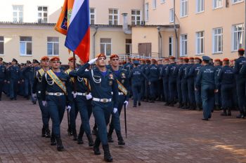 В институте состоялось торжественное построение, посвященное Дню России