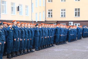 В институте состоялось торжественное построение, посвященное Дню России