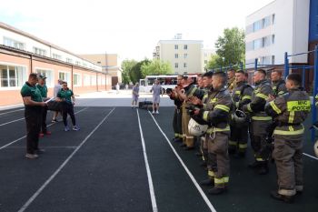 В институте прошли соревнования по функциональному силовому многоборью среди пожарных и спасателей.