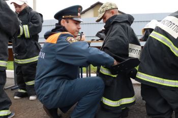 На учебной загородной базе института прошла экскурсия для школьников