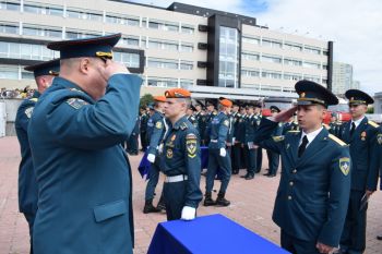 В Екатеринбурге состоялась торжественная церемония 88-го выпуска молодых специалистов Уральского института ГПС МЧС России