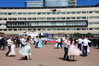 В Екатеринбурге состоялась торжественная церемония 88-го выпуска молодых специалистов Уральского института ГПС МЧС России