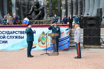 В Екатеринбурге состоялась торжественная церемония 88-го выпуска молодых специалистов Уральского института ГПС МЧС России