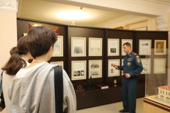 В каникулярное время институт посещают учащиеся школ