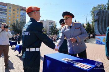 Александр Куренков поздравил первокурсников Уральского института ГПС МЧС России с принятием присяги