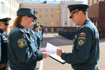 В институте прошел смотр формы одежды