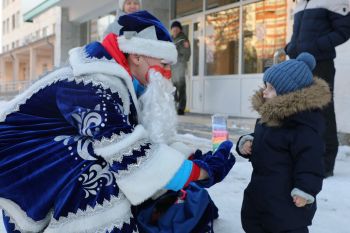 Представители института посетили маленьких пациентов центра детской онкологии и гематологии в рамках акции «Елка желаний»