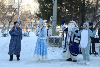 Представители института посетили маленьких пациентов центра детской онкологии и гематологии в рамках акции «Елка желаний»