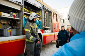 Сотрудники МЧС провели познавательную экскурсию для школьников