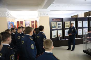 Кадеты познакомились с жизнью института