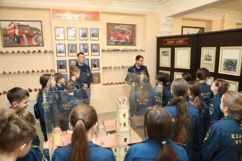 Кадеты познакомились с жизнью института