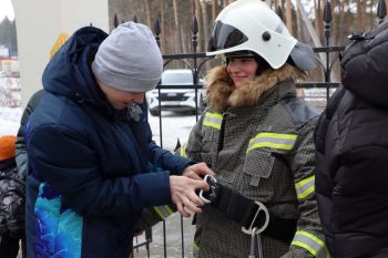 Волонтеры института организовали масленичные гуляния для детей