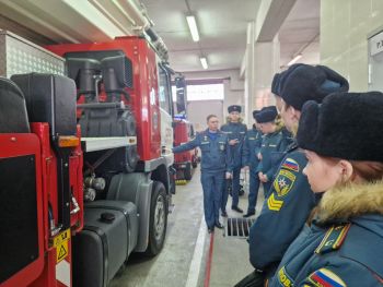 Студенты института изучили современную пожарно-спасательную технику  