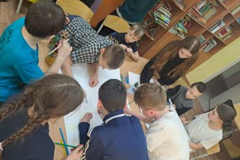 Членами молодежной организации «Феникс» был проведен познавательный урок о космосе для детей