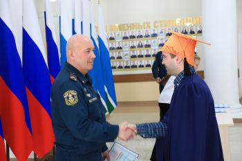Вручение дипломов выпускникам заочникам