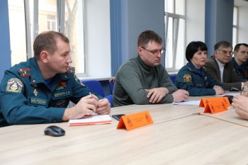 В Уральском институте ГПС МЧС России прошел региональный круглый стол