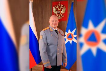 Пoздравление главы МЧС России Александра Куренкова с Днем пожарной охраны России