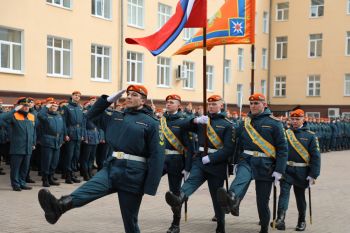 Торжественное построение в честь Дня пожарной охраны