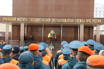 Торжественное построение в честь Дня пожарной охраны