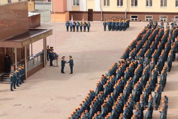 Торжественное построение в честь Дня пожарной охраны