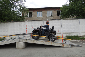В вузе состоялся выпуск водителей внедорожных автомототранспортных средств