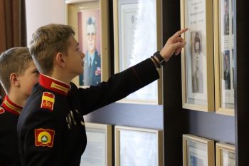 Воспитанники суворовского училища посетили Уральский институт ГПС МЧС России